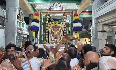 காரமடை அரங்கநாதருக்கு வைடூரியங்கள் பதிக்கப்பட்ட வெள்ளி சப்பரம்