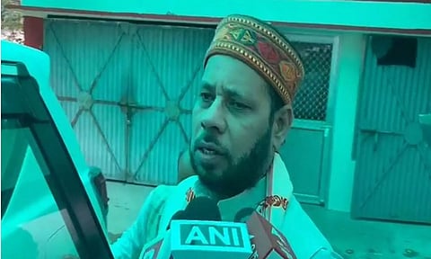 உ.பி.யில் பரபரப்பு: சமாஜ்வாதி கட்சியின் கொறடா திடீர் ராஜினாமா