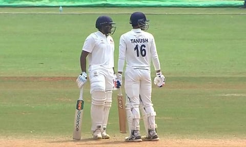 கடைசி பேட்டர் இருவரும் சதம்- முதல் தர கிரிக்கெட்டில் வரலாறு படைத்த மும்பை வீரர்கள்