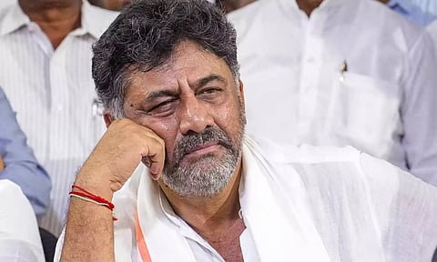 அரசியல் நெருக்கடி: தீர்வு காண இமாச்சல பிரதேசம் விரைகிறார் டி.கே. சிவகுமார்