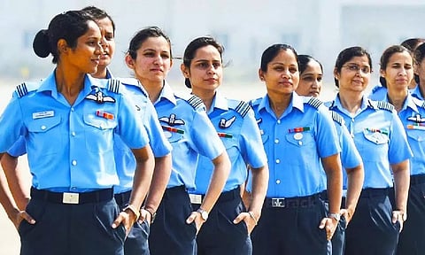 இந்தியாவில்தான் பெண் விமானிகள் அதிகம்: மகளிர் ஆணையம் தகவல்