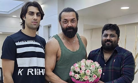 `கங்குவா': படக்காட்சிகளை பார்த்து ரசித்த நடிகர் பாபி தியோல்