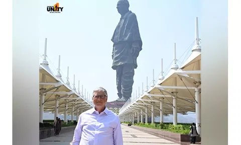 பொறியியல் அதிசயம்... ஒற்றுமை சிலையை பார்வையிட்டு பாராட்டிய பில் கேட்ஸ்