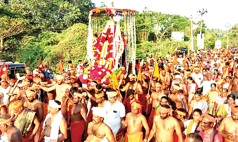 நாகர்கோவிலில் இருந்து சாமிதோப்புக்கு அய்யா வைகுண்டர் அவதார தின ஊர்வலம்