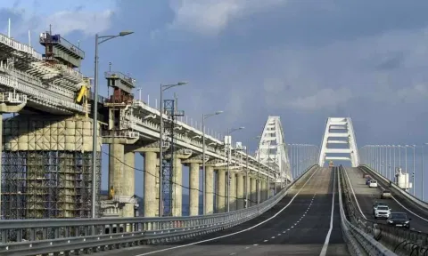 உக்ரைன் போருக்கு மத்தியில் கிரீமியா பாலத்தை தாக்க ஜெர்மனி திட்டமிட்டதா? ரஷியா குற்றச்சாட்டால் பரபரப்பு