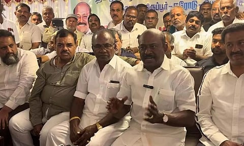 பிளாஸ்டிக் பை சோதனை என்ற பெயரில் பாரபட்சம் பார்க்கும் அதிகாரிகளால் வியாபாரிகள் பாதிப்பு