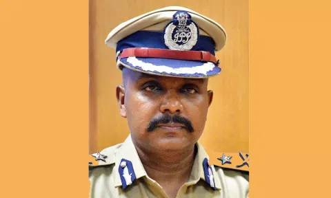 போலீஸ் கமிஷனர் பாலகிருஷ்ணன்