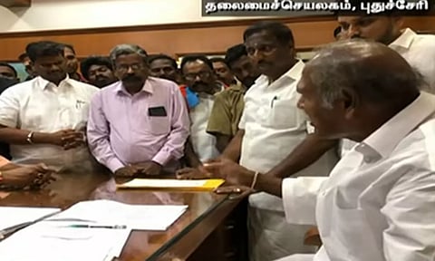 படுகொலை செய்யப்பட்ட சிறுமியின் குடும்பத்திற்கு ரூ.20 லட்சம் நிவாரணம் அறிவிப்பு