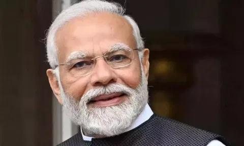 பெண்களுக்கு மகளிர் தின பரிசு- சமையல் கியாஸ் விலை ரூ.100 குறைப்பு: பிரதமர் மோடி அறிவிப்பு