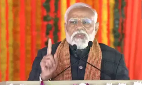 சிறப்பு அந்தஸ்து ரத்துக்கு பிறகு முதல் முறையாக காஷ்மீர் சென்றார் பிரதமர் மோடி
