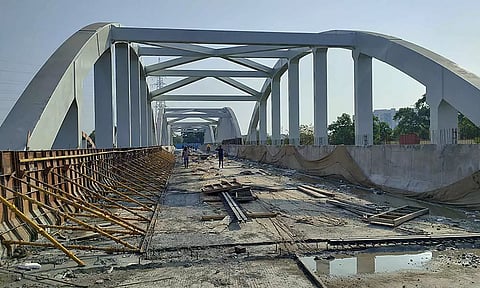 திறப்பு விழாவிற்கு தயாராகும் யானைக்கவுனி ரெயில்வே மேம்பாலம்