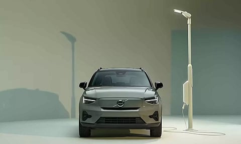 'கொஞ்சம்' குறைந்த விலையில் வால்வோ எலெக்ட்ரிக் கார் அறிமுகம்