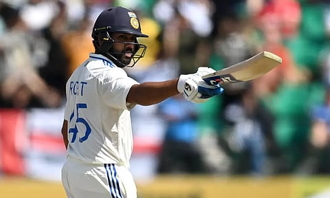 அதிக சதங்கள்: டிராவிட் சாதனையை சமன் செய்த ரோகித் சர்மா