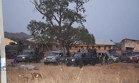 280 பள்ளி மாணவர்களை துப்பாக்கி முனையில் கடத்தி சென்ற பயங்கரவாதிகள்