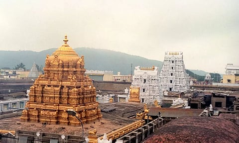 திருப்பதி கோவில் கதவுகளுக்கு தங்க தகடு பதிக்க அதிகாரிகள் ஆய்வு