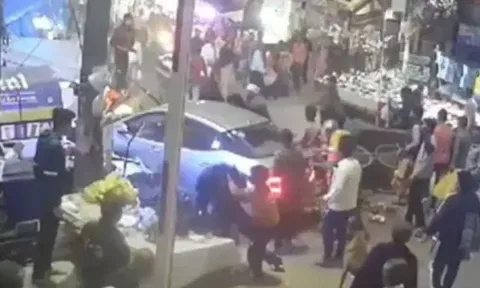 மார்க்கெட்டில் கார் புகுந்து இளம்பெண் பலி- போதையில் இருந்த டிரைவரை மடக்கி பிடித்த பொதுமக்கள்