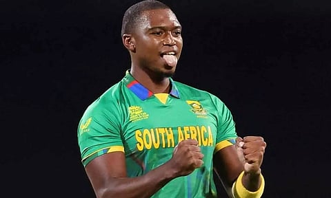 ஐபிஎல் தொடரில் இருந்து லுங்கி இங்கிடி விலகல்- அதிரடி வீரரை அறிவித்த டெல்லி