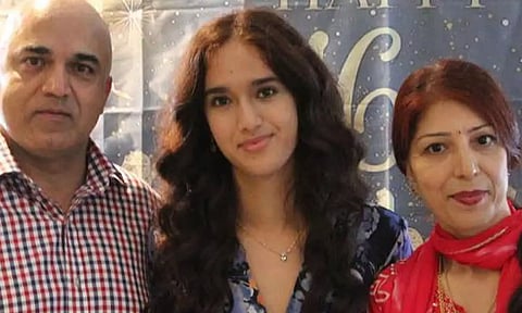 கனடாவில் இந்திய தம்பதி, மகளுடன் தீயில் கருகி பலி- மர்மமான முறையில் இறந்ததாக வழக்குப்பதிவு