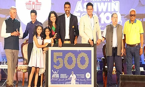 அஷ்வினுக்கு ரூ.1 கோடி பரிசு வழங்கி பாராட்டிய தமிழ்நாடு கிரிக்கெட் சங்கம்