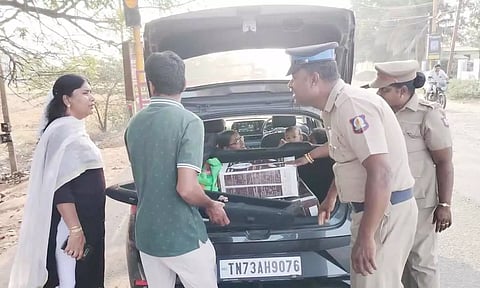 பாராளுமன்ற தேர்தல்: 3 மாவட்டங்களில் 123 பறக்கும் படையினர் சோதனை