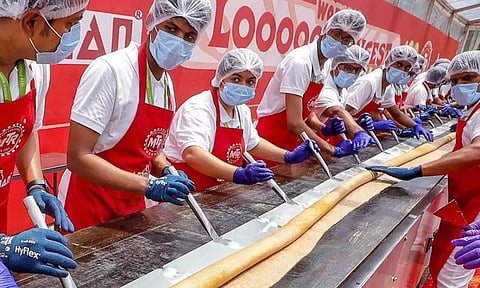 123 அடி நீள தோசை தயாரிப்பில் 110 முறை தோல்வி... பிறகு கின்னஸ் சாதனை