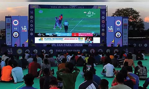 ஐ.பி.எல். கிரிக்கெட்டை நேரடியாக காண மதுரையில் மெகா திரை அமைத்து ஒளிபரப்பு- அனைவருக்கும் அனுமதி இலவசம்