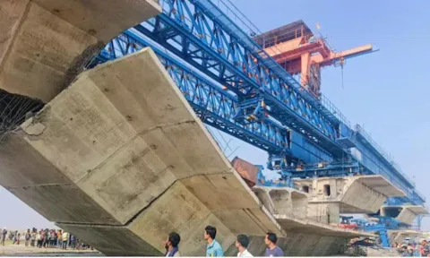 கட்டுமான பணியின் போது பாலம் இடிந்து தொழிலாளி பலி