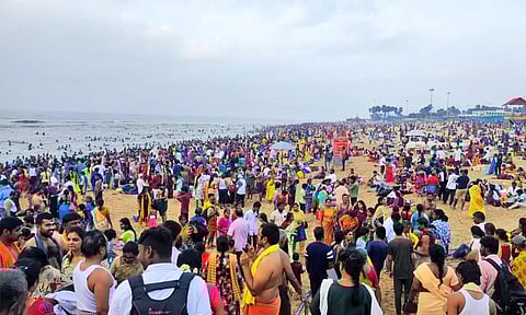 பங்குனி உத்திர திருவிழா: திருச்செந்தூரில் அலைமோதிய பக்தர்கள் கூட்டம்