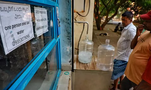 குடிநீரை வீணடித்ததாக 22 குடும்பங்களுக்கு அபராதம்- பெங்களூரு அதிகாரிகள் அதிரடி