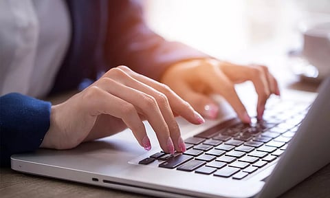 கம்ப்யூட்டர்  தட்டி தட்டி கை வலிக்குதா...? இதை செய்து பாருங்கள்...!