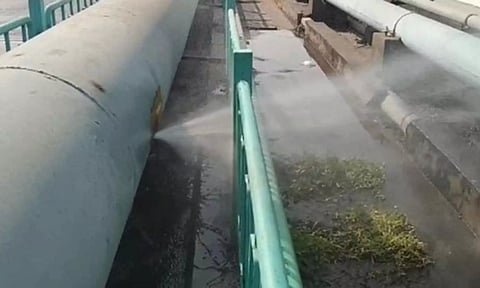 தொட்டில்பட்டியில் ராட்சத குடிநீர் குழாயில் உடைப்பு