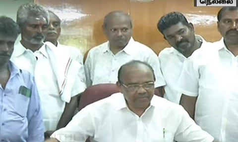 நெல்லை தொகுதியில் பரபரப்பை ஏற்படுத்திய காங். முன்னாள் எம்.பி. ராமசுப்பு வேட்பு மனுவை வாபஸ் பெற்றார்