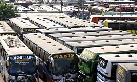 தொடர் விடுமுறை எதிரொலி: தனியார் ஆம்னி பஸ்களில் கட்டணம் 3 மடங்கு உயர்வு