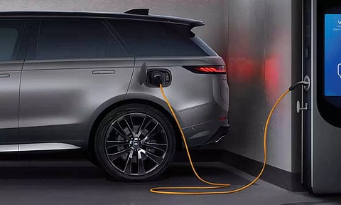 தீயாய் ரெடியாகும் 6 EV கார்கள்.. ஜாகுவார் லேண்ட் ரோவர் புது அப்டேட்