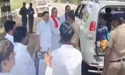 நீலகிரியில் பறக்கும்படை குழுக்களின் எண்ணிக்கை அதிகரிப்பு- தேர்தல் அதிகாரி திடீர் நடவடிக்கை