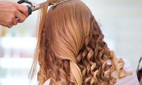 ஹேர் ஸ்ட்ரெய்டனிங், கர்லிங் பயன்படுத்துவதால் ஏற்படும் பாதிப்புகள்