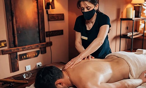 ஸ்பா மையங்களில் ஆணுக்கு ஆண், பெண்ணுக்கு பெண்ணே மசாஜ் செய்ய உத்தரவிட கோரிய மனு தள்ளுபடி