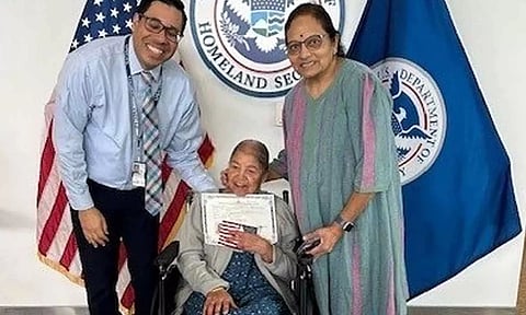 99 வயதில் அமெரிக்க குடியுரிமை பெற்ற இந்திய பெண்