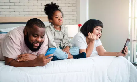 பெற்றோரிடம் குழந்தைகள் கற்கும் கெட்ட பழக்கங்கள்