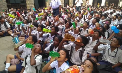 சுட்டெரிக்கும் வெயில்- கேரளாவின் "வாட்டர் பெல்" முறை தமிழகத்திலும் பின்பற்றப்படுமா ?