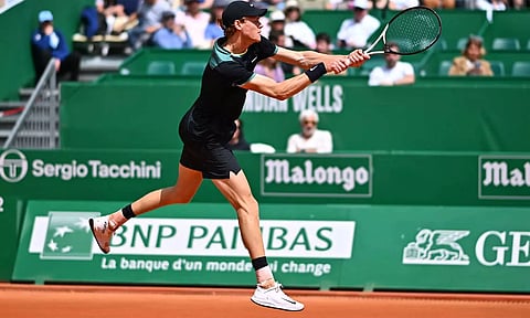 மான்டி கார்லோ டென்னிஸ்: சிட்சிபாஸ், சின்னர் 3வது சுற்றுக்கு முன்னேற்றம்