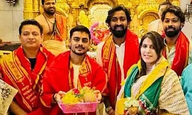 முதல் வெற்றியை தொடர்ந்து மீண்டும் சாமி தரிசனம் செய்த ஹர்திக் பாண்ட்யா