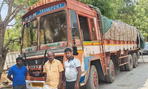 லாரியில் கடத்த முயன்ற 22 டன் ரேசன் அரிசி பறிமுதல்- 5 பேர் கைது