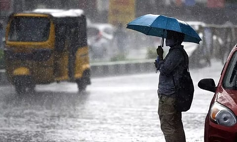 தமிழ்நாட்டில் 13 மாவட்டங்களில் மிதமான மழைக்கு வாய்ப்பு