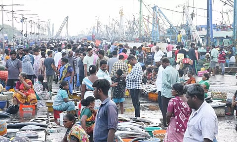 மீன்பிடி தடைகாலம் இன்று நள்ளிரவு முதல் அமல்