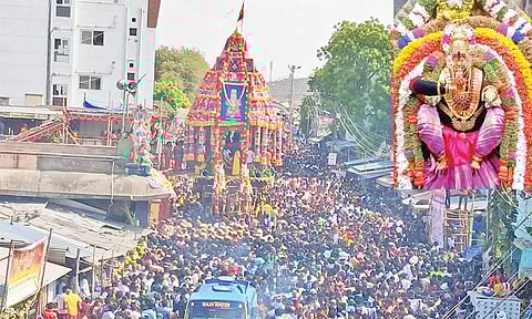 கோலாகலமாக நடைபெற்றது சமயபுரம் மாரியம்மன் கோவில் தேரோட்டம்