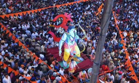 ராம நவமி விழா ஊர்வலம்: மேற்கு வங்காளத்தில் போலீஸ் பலத்த பாதுகாப்பு