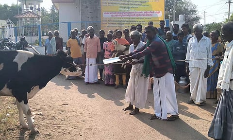 அன்னூர் அருகே தேர்தலை புறக்கணித்த கிராம மக்கள்