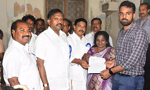 தென் சென்னைக்கு உட்பட்ட 13வது வாக்குச்சாவடியில் மீண்டும் வாக்குப்பதிவு நடத்த வேண்டும்: தமிழிசை