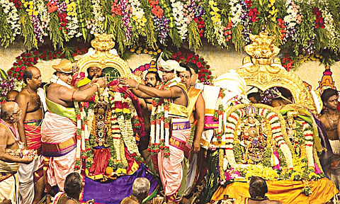 மீனாட்சி-சுந்தரேசுவரர் திருக்கல்யாணம்: திகட்ட, திகட்ட திருக்கல்யாண விருந்து